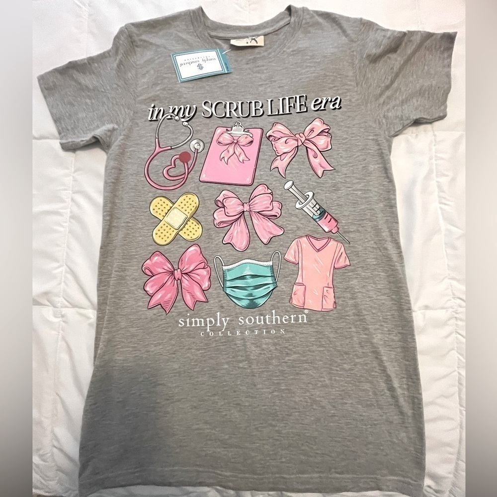 Simply Southern “ In My Scrub Life Era”. Size Small. Grey